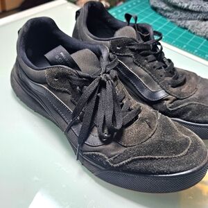 Black Vans Walking Shoes
